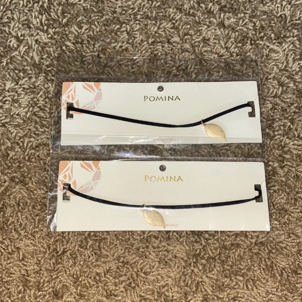 2 Pomina feather choker